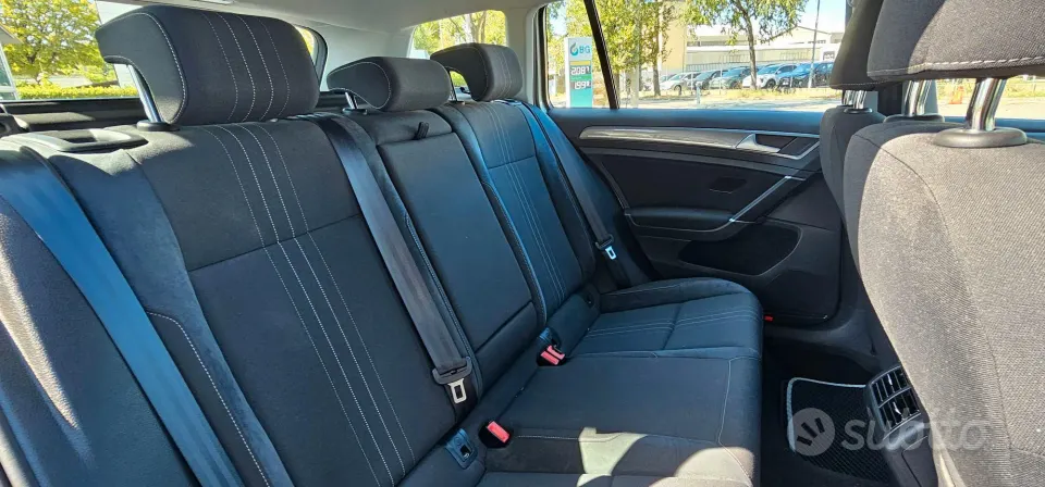 Volkswagen Golf — foto 8