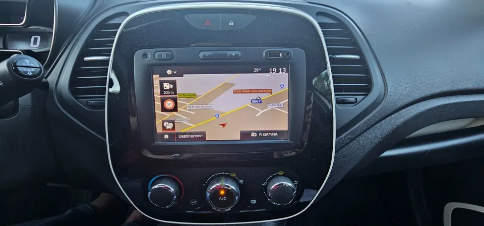 Renault Captur — foto 10